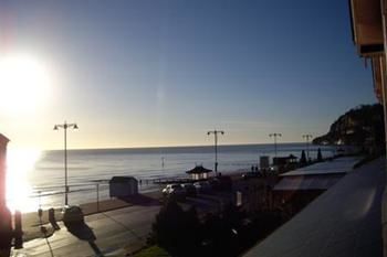 Hostal Pink Beach Guest House