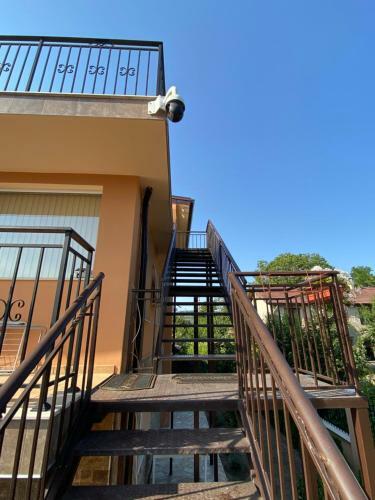 Hostal M&v House