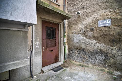Spacious Apartment At Central Location - Karavelov