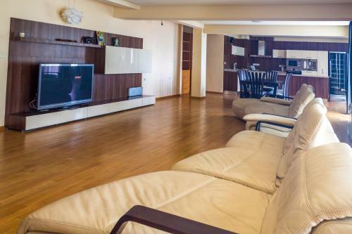 Apartamento Super Big 4 Bedrooms Flat With Parking - Top Center