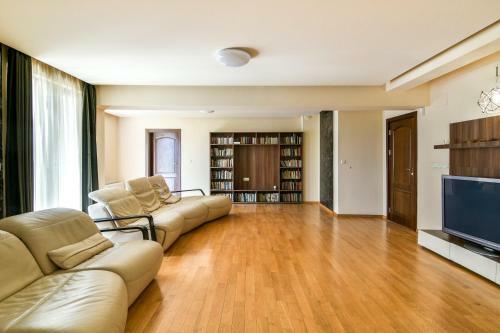Apartamento Super Big 4 Bedrooms Flat With Parking - Top Center