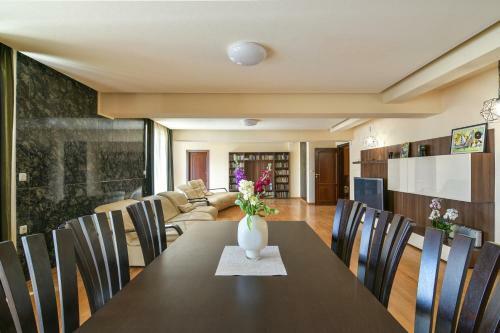 Apartamento Super Big 4 Bedrooms Flat With Parking - Top Center