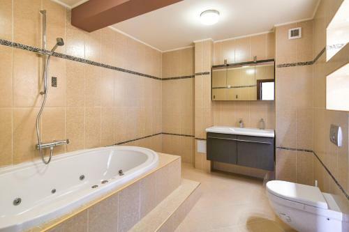 Apartamento Super Big 4 Bedrooms Flat With Parking - Top Center