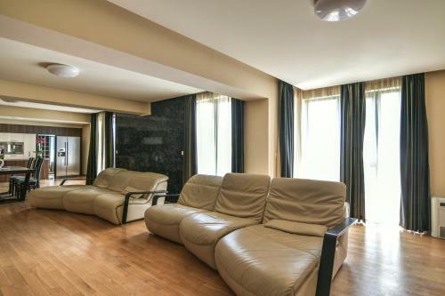 Apartamento Super Big 4 Bedrooms Flat With Parking - Top Center