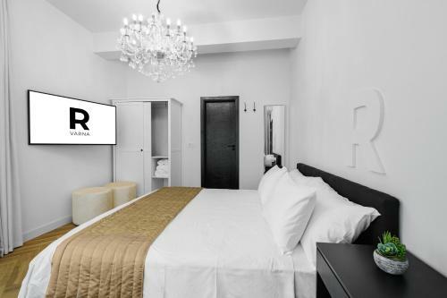 R-varna Deluxe Apartments