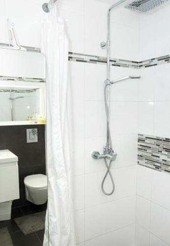 Apartamento By The Sea ~ One-bedroom Flat With Cozy Balcony