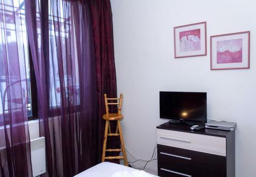 Apartamento Lovely 1-bedroom Flat With Balcony And Parking