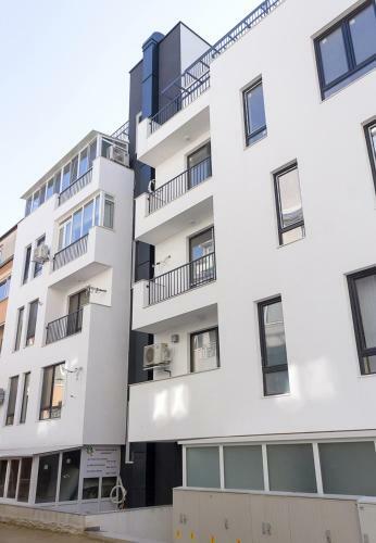 Vili's Place - 1 Bedroom Apartment With Balcony