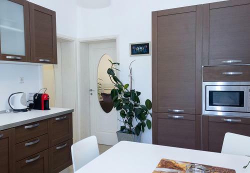 Designer Apartment With A Top Central Location