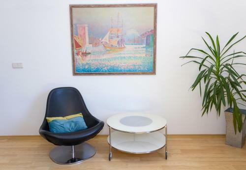 Designer Apartment With A Top Central Location