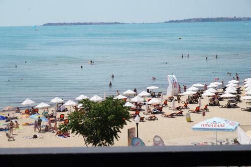Private Apartment In Carina Beach