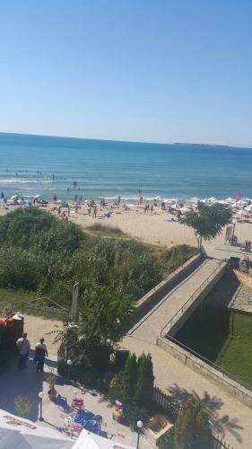 Private Apartment In Carina Beach