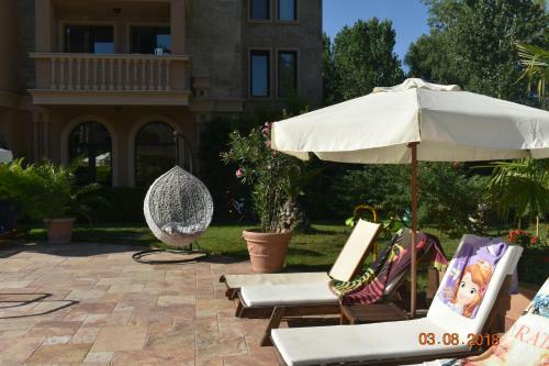Aphrodite Gardens Apartments