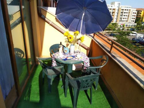 Golden Dreams Apartment