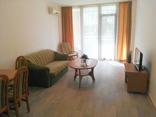 Apartment In Trakia Plaza