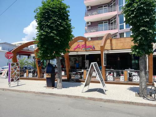 Charis Apart At Sun Village Complex Close To The Beach