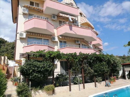 Hostal Vila Nami