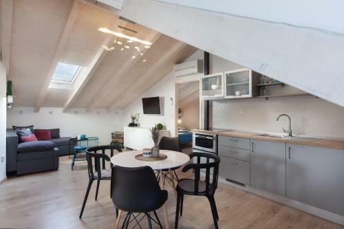 Seafront Center Apartment Fyaka