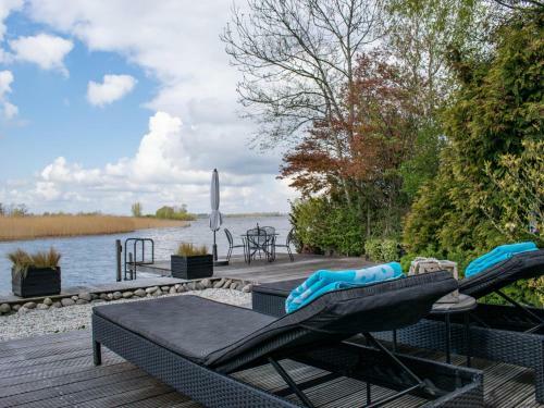 Aan De Plas