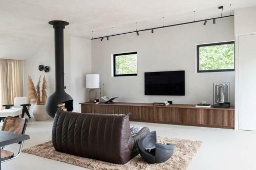 Luxe Design Villa Met Vrij Uitzicht Over Het Meer.