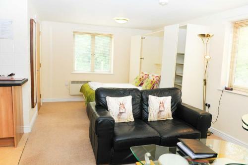 Alderman Apartments Cotham Lawn