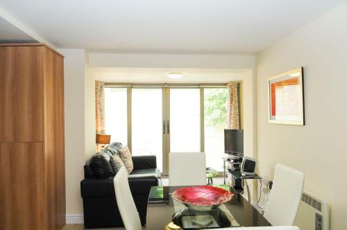 Alderman Apartments Cotham Lawn