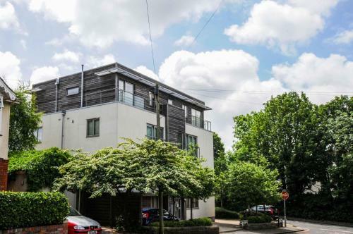 Alderman Apartments Cotham Lawn