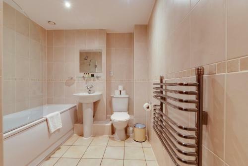 Base Serviced Apartments - Cumberland Apartments