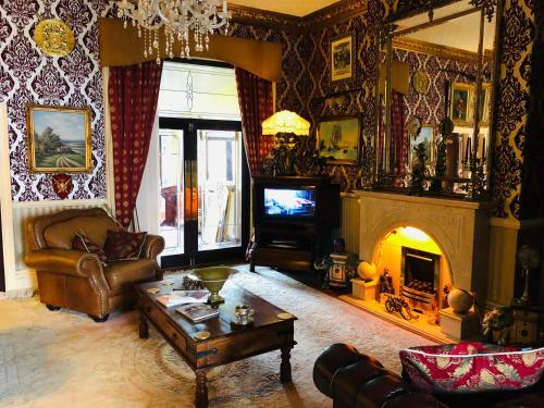 Hostal Castle Lodge Guest House