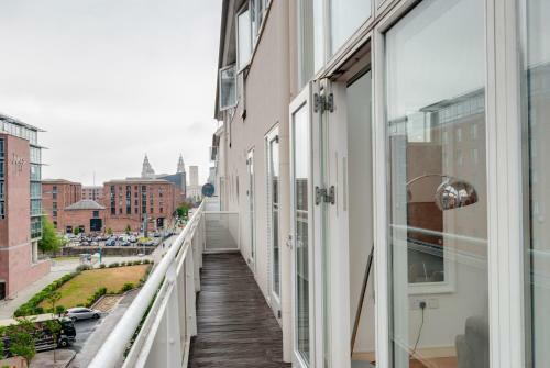 Base Serviced Apartments - The Docks