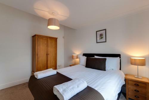 Base Serviced Apartments - The Docks