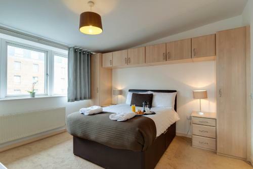 Base Serviced Apartments - The Docks