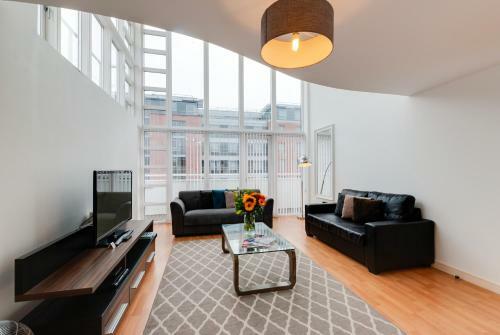 Base Serviced Apartments - The Docks