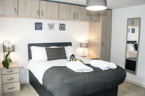 Base Serviced Apartments - The Docks