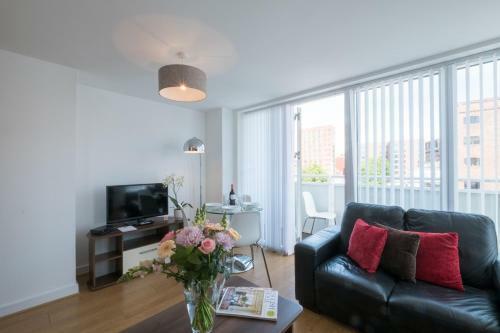 Base Serviced Apartments - The Docks