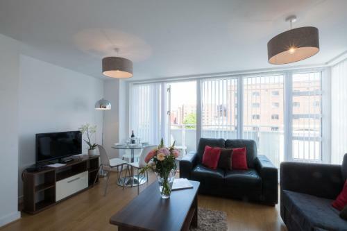 Base Serviced Apartments - The Docks