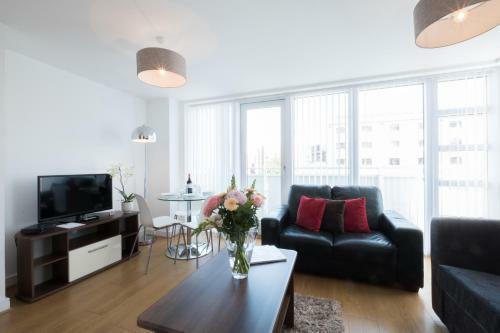 Base Serviced Apartments - The Docks