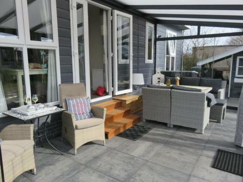 Chalet Im Erholungspark "de Veerstal"