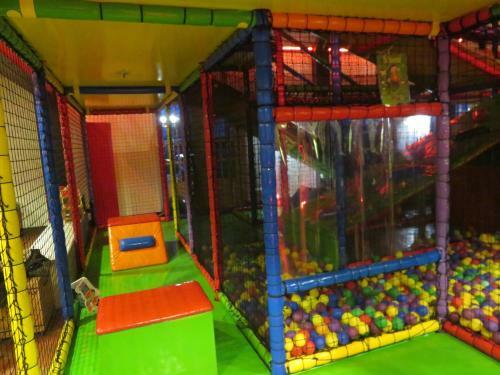 Chalet Im Erholungspark "de Veerstal"