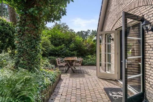 Luxe Vakantiehuis In Het Bos Met Jacuzzi En Sauna