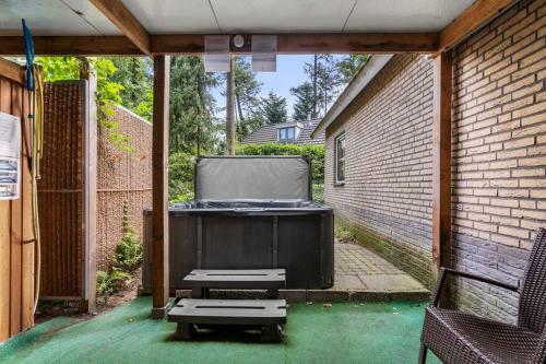 Luxe Vakantiehuis In Het Bos Met Jacuzzi En Sauna