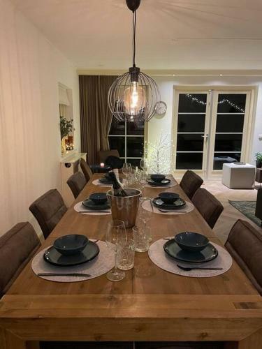 Luxe Vakantiehuis In Het Bos Met Jacuzzi En Sauna
