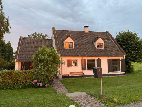 Roer, Huisje Aan De Maas