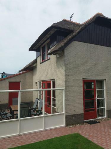 6 Pers Duinvilla Met Sauna En Internet Aan Het Ijsselmeerstrand