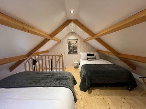 Inviting Chalet In Monnickendam With Garden