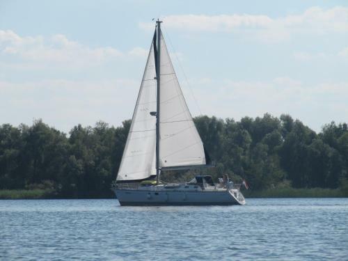 C'est La Vie Houseboat