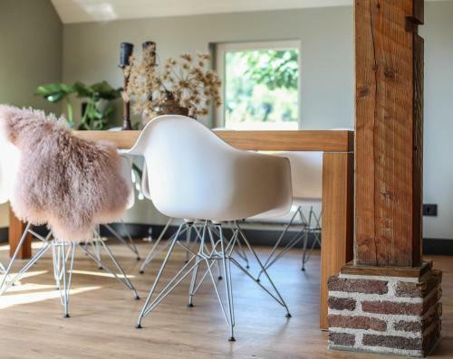 Luxe Koetshuis Op Eigen Eiland In De Achterhoek
