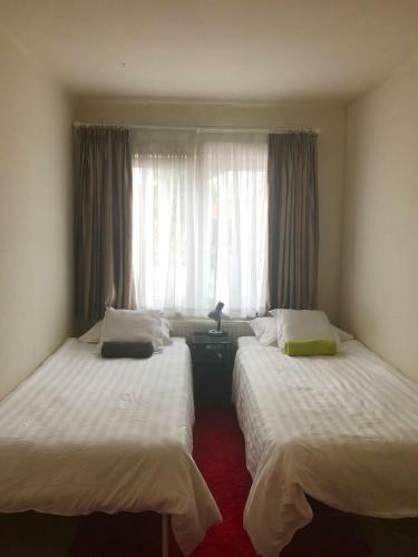 Hostal Amby Family House