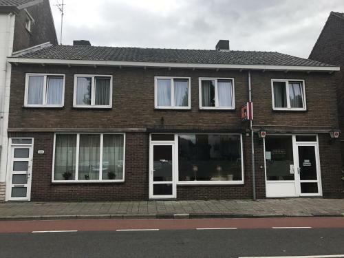 Hostal Amby Family House
