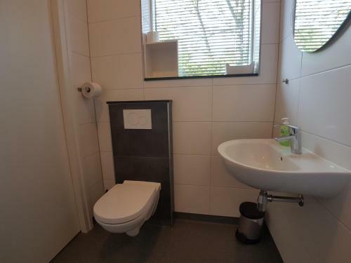 Hostal De School Bed By The Sea